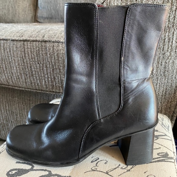Women’s black boots - Picture 1 of 4